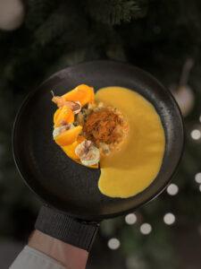 Notre entrée froide du moment autour de la carotte de Pied à Tête et ses accompagnements: raifort, noix, herbes, mayo fumée.